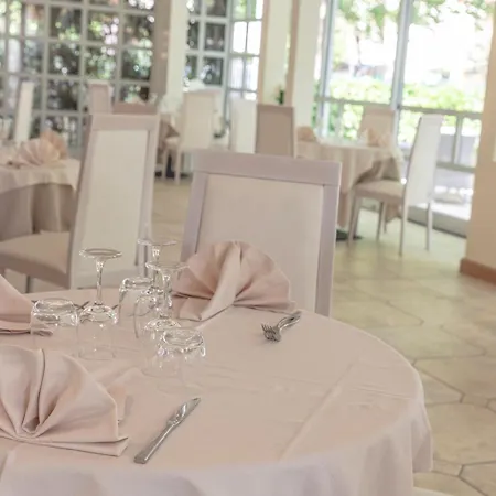 Hotel Athena 3*