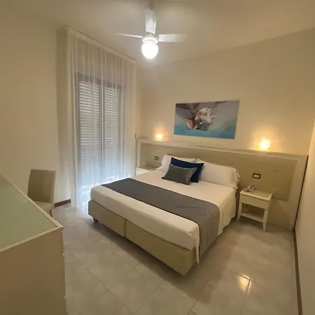 Hotel Athena 3*