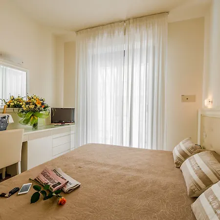 Athena Hotel 3*
