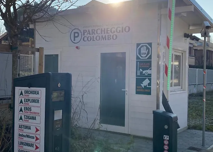 Athena 3* تّشيرفييا