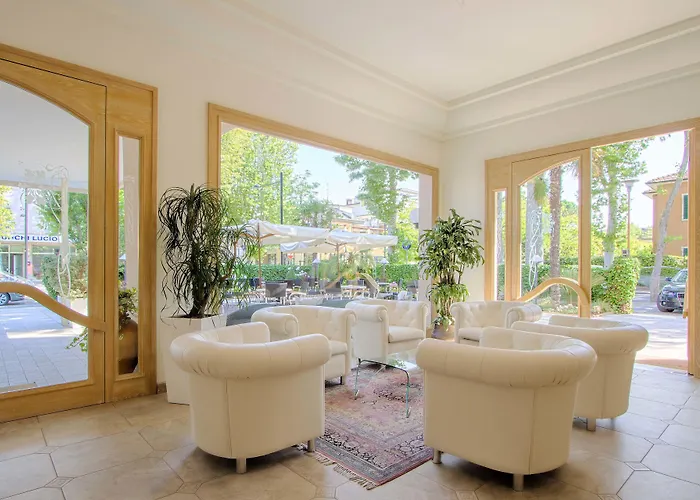 فندق Athena تّشيرفييا