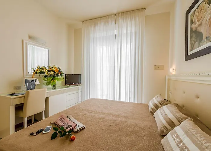 Athena فندق تّشيرفييا