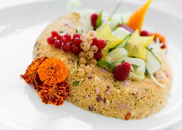 Athena فندق تّشيرفييا