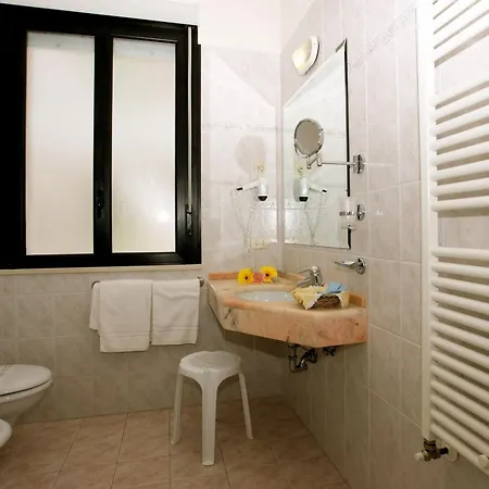 Hotel Athena