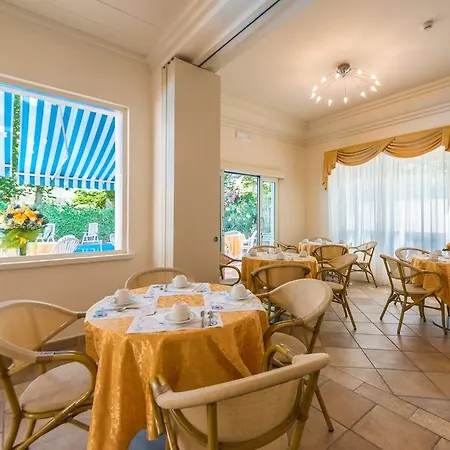 Athena Hotel 3*