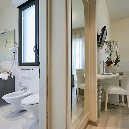 Athena Hotel 3*