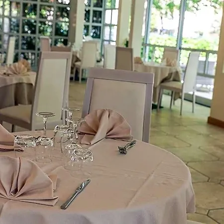 Athena Hotel 3*