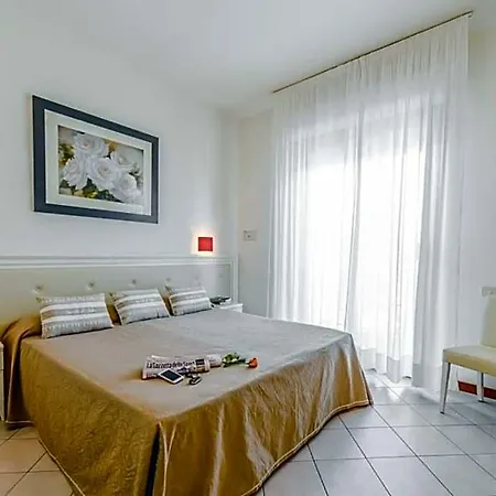 Athena Hotel 3*