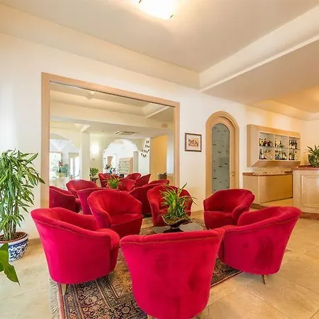 Athena Hotel 3*