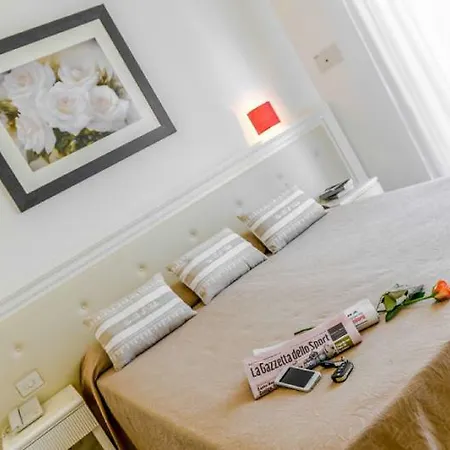 Hotel Athena 3*