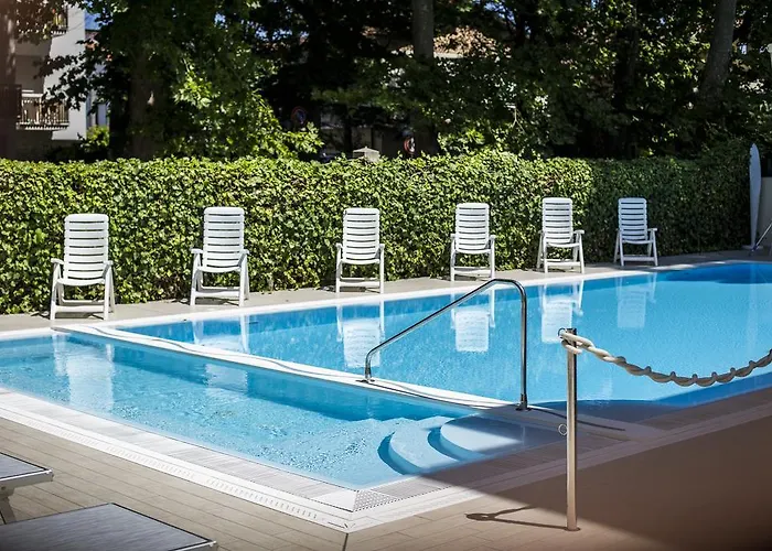 מלון Athena קרביה