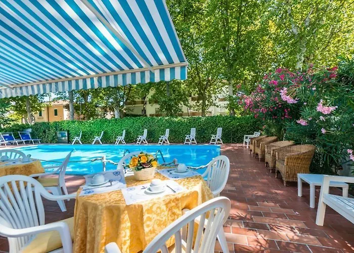 Athena 호텔 체르비아